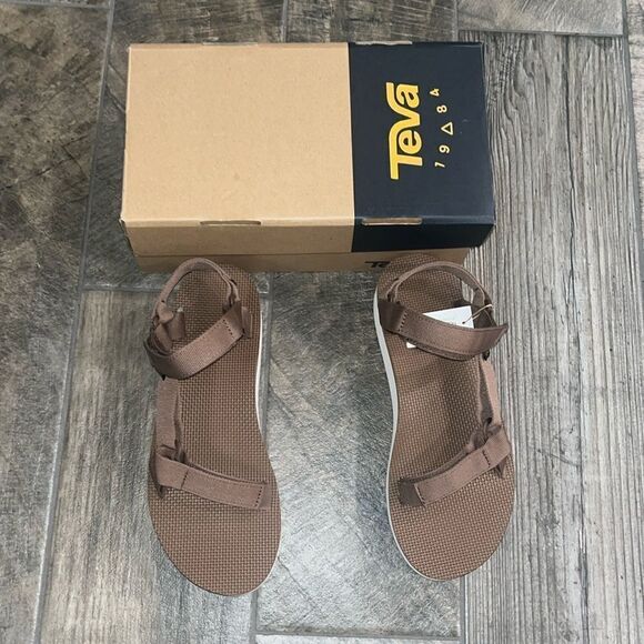 Nwt Teva 2” platform sandals - Picture 1 of 4